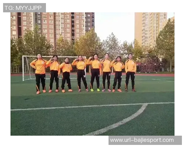 吾米提江：奖杯见证奋斗历程为本赛季联赛画上圆满句号