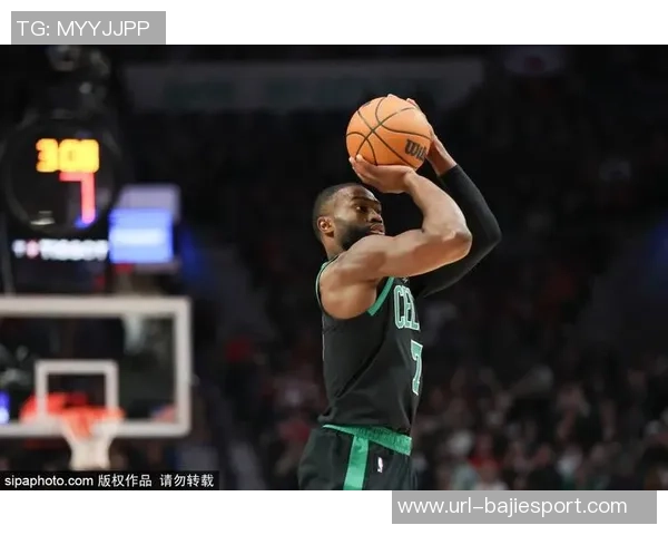 杰伦布朗本赛季表现惊艳场均301分63篮板5助攻真实命中率超60
