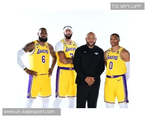 文班:湖人是联盟换防最多球队常见收缩协防策略分析 文班:湖人是联盟换防最多球队常见收缩协防策略分析