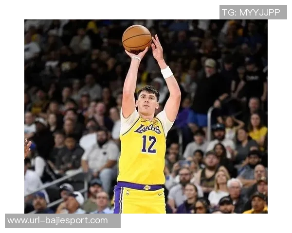 克尼佩尔上半场表现抢眼5投3中贡献6分4篮板3助攻助力球队